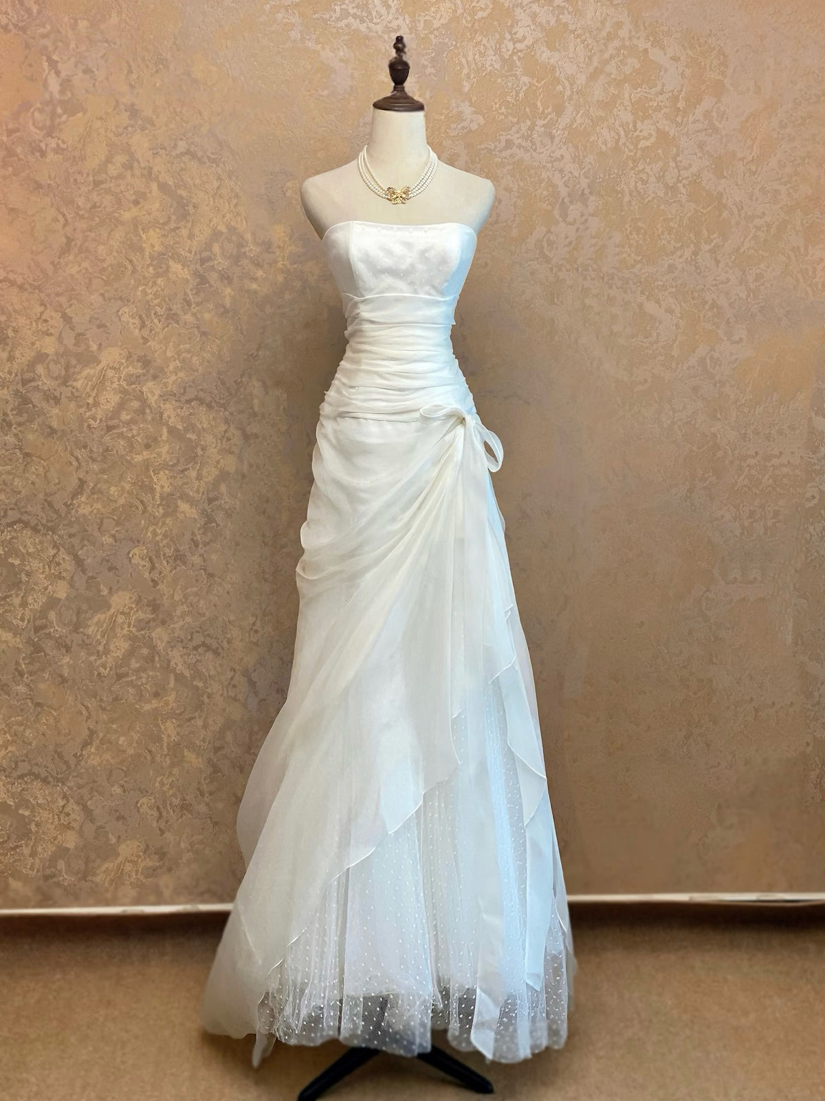 A-Line Floor Length Tulle Lace Retro White Long Prom Dress