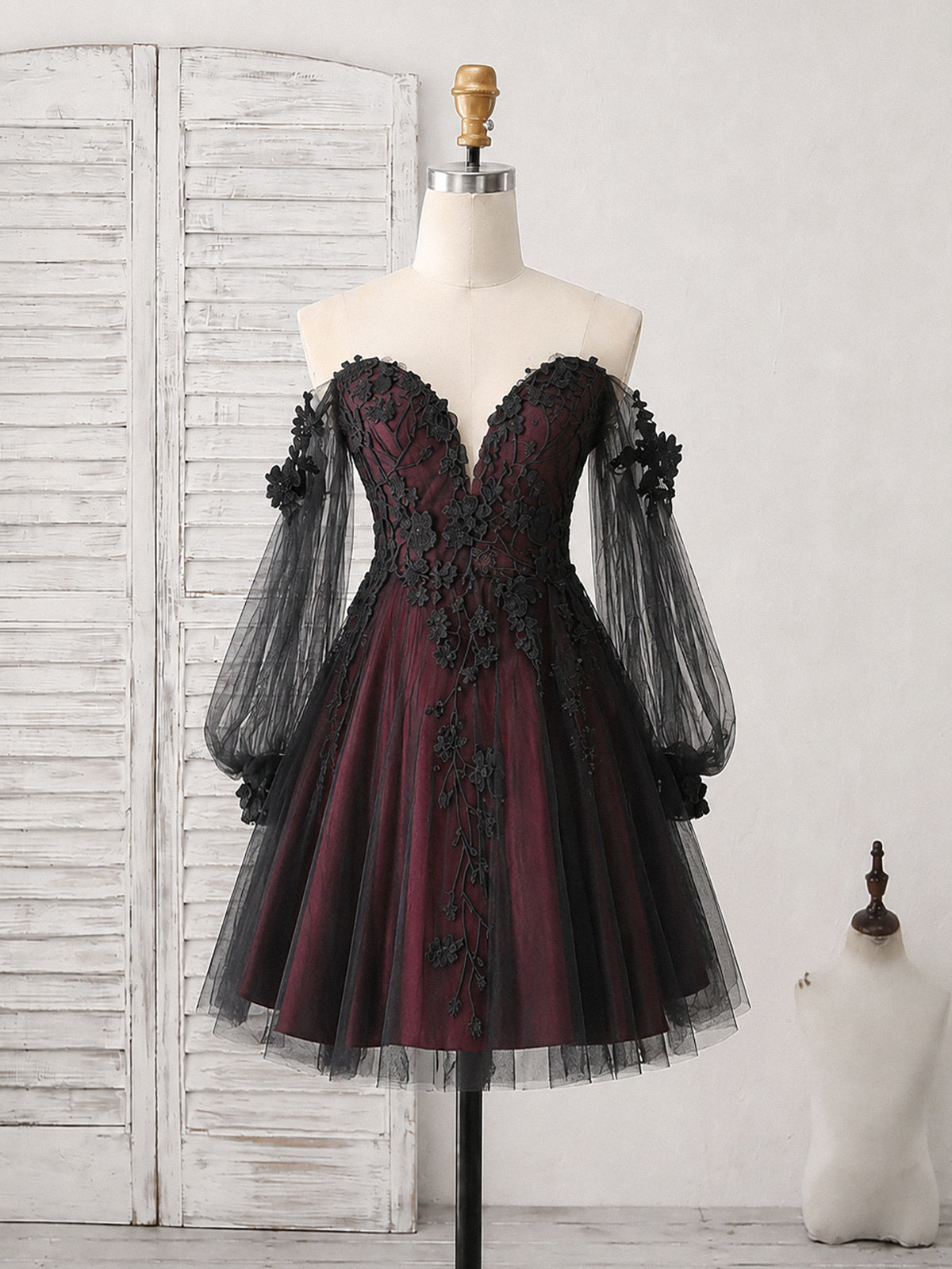 A-line Sweetheart Long Sleeves Tulle Lace Short Black/Burgundy Prom Dress