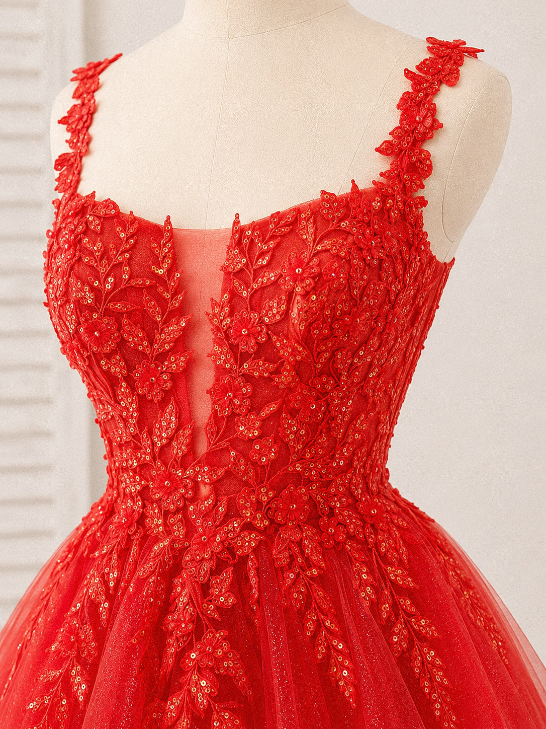 A-line V Neck Tulle Red Short Prom Dress with Sequin Lace