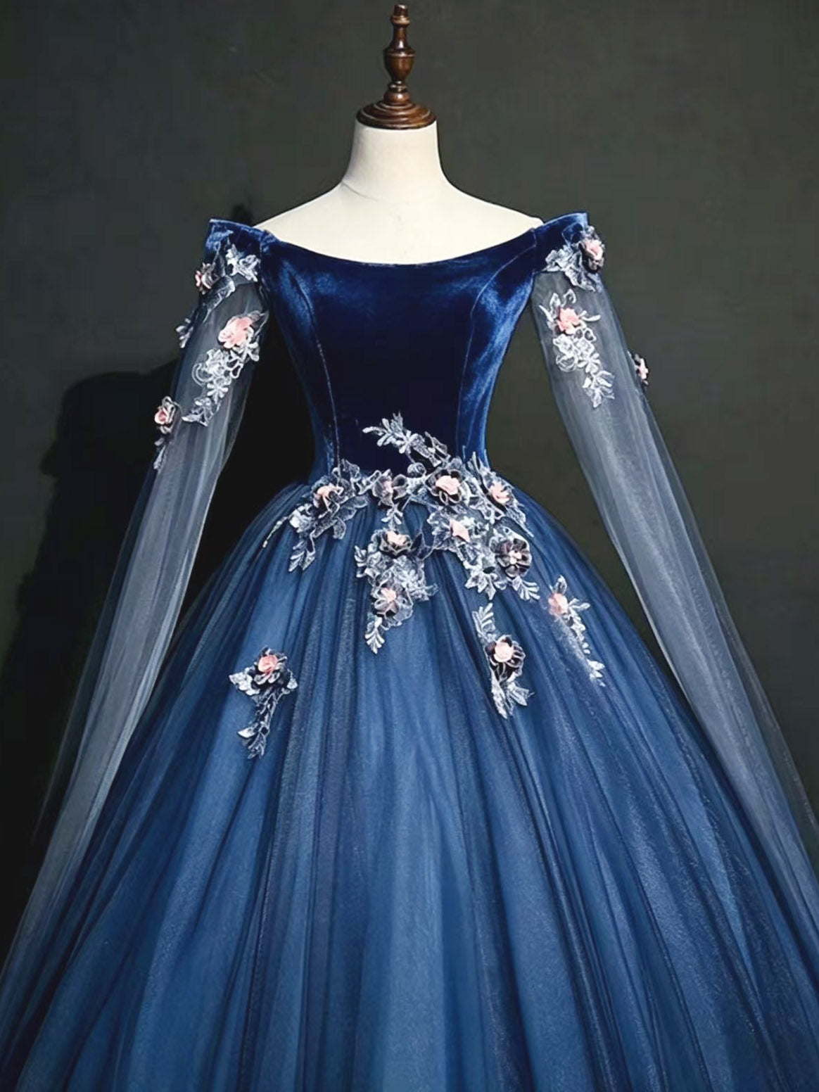 A-line Spoon Neck Long Sleeves Tulle Princess Dark Blue Prom Dress with Lace Applique