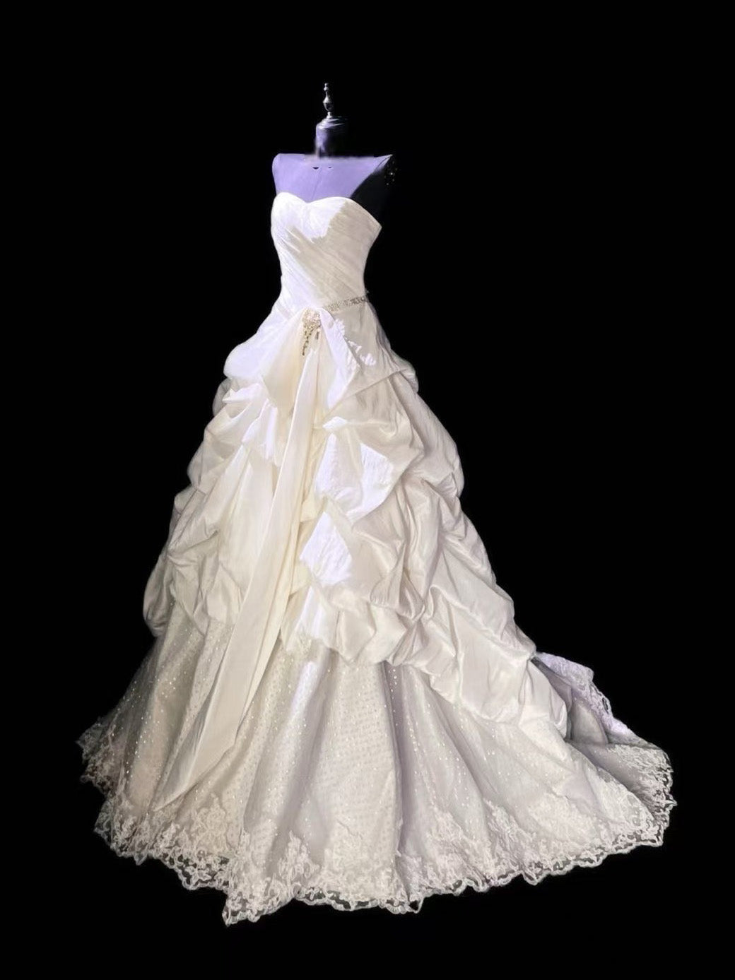 Sweetheart Neck Taffeta Tulle Lace Sweep Train ivory Wedding Dress