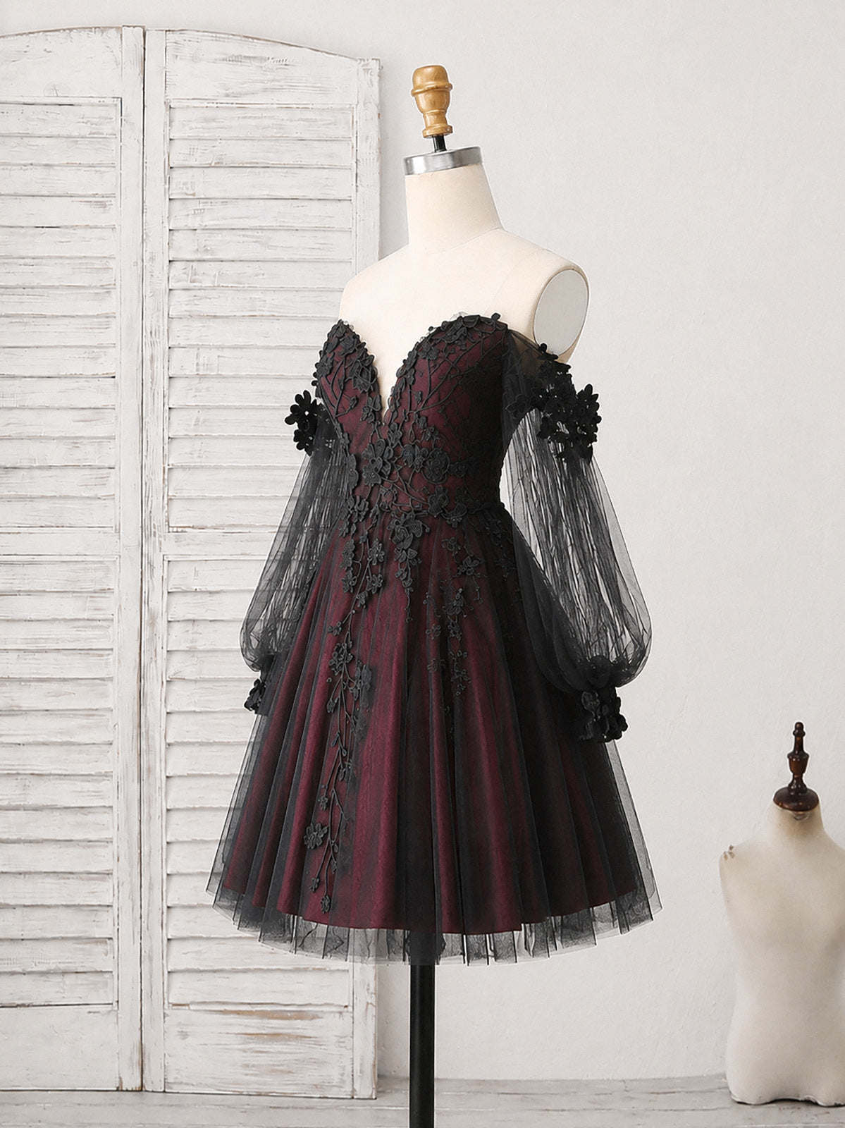 A-line Sweetheart Long Sleeves Tulle Lace Short Black/Burgundy Prom Dress