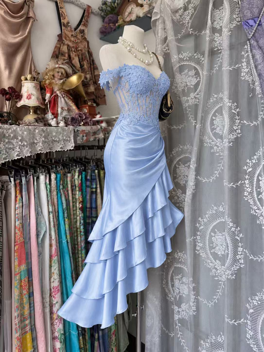Elegant Sweetheart Neck Mermaid Blue Prom Dress with Lace Applique