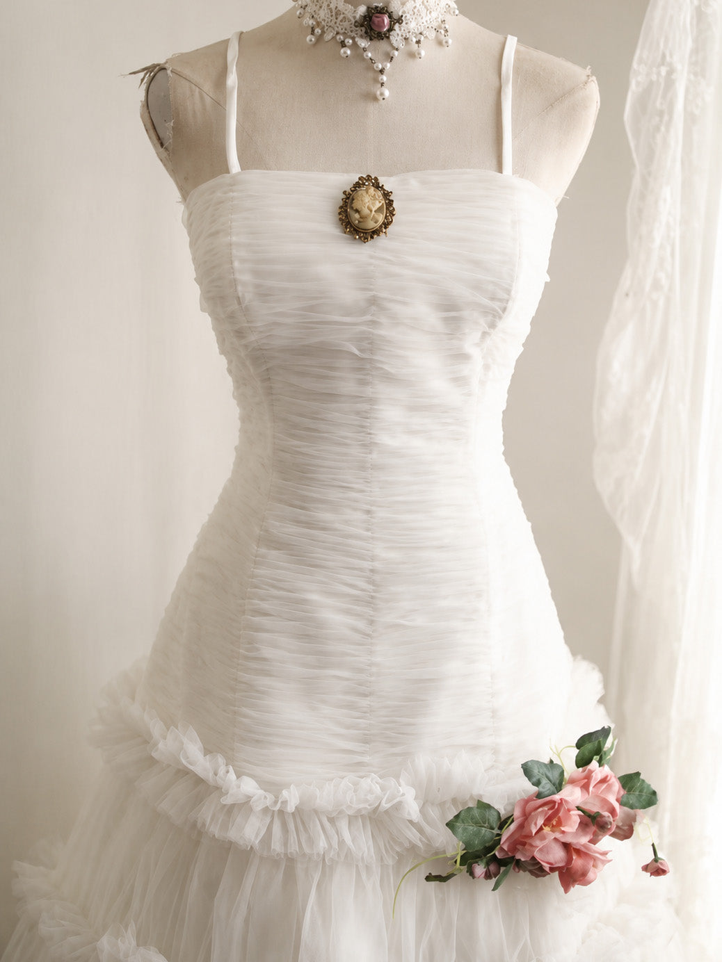 Elegant Sweep Train White Prom Dress with Layered Tulle Skirt