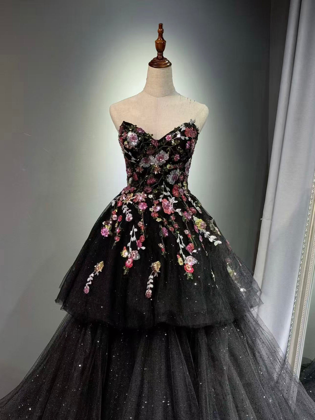 A-line V Neck Tulle Floor Length Black Long Prom Dress with Lace Applique