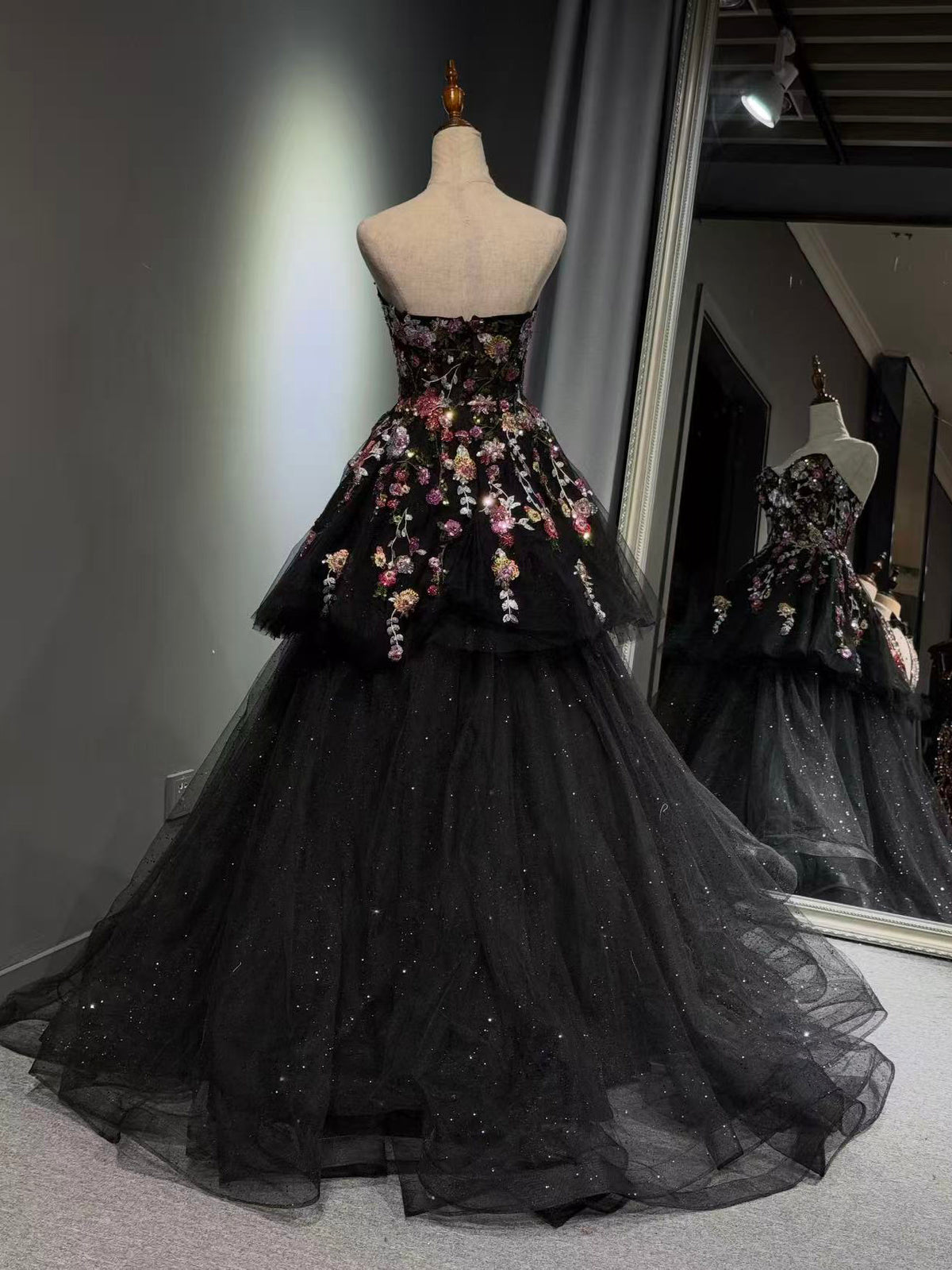 A-line V Neck Tulle Floor Length Black Long Prom Dress with Lace Applique
