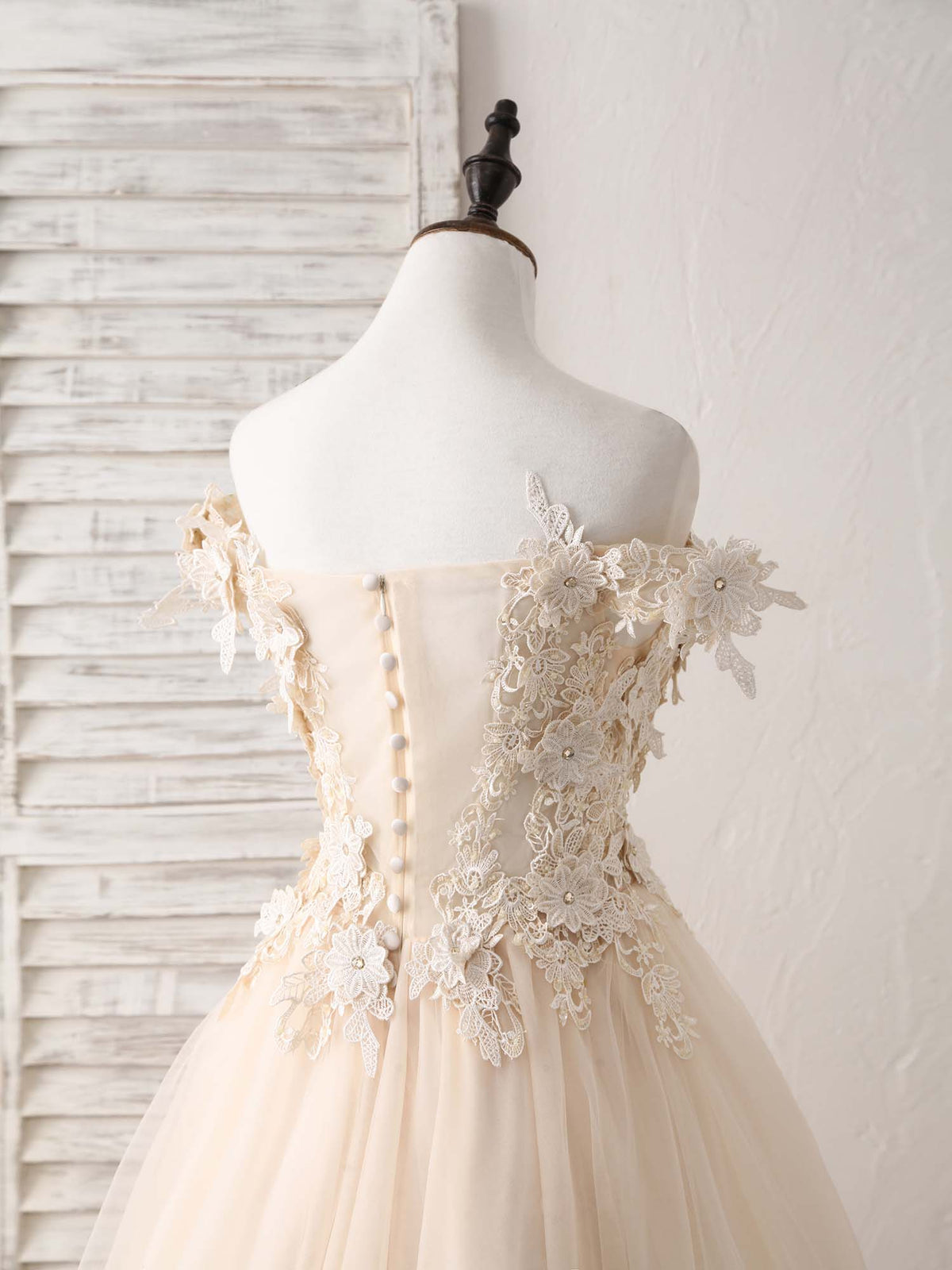 A-Line Lace Applique Tulle Long Champagne Prom Dresses Sweet 16 Dress