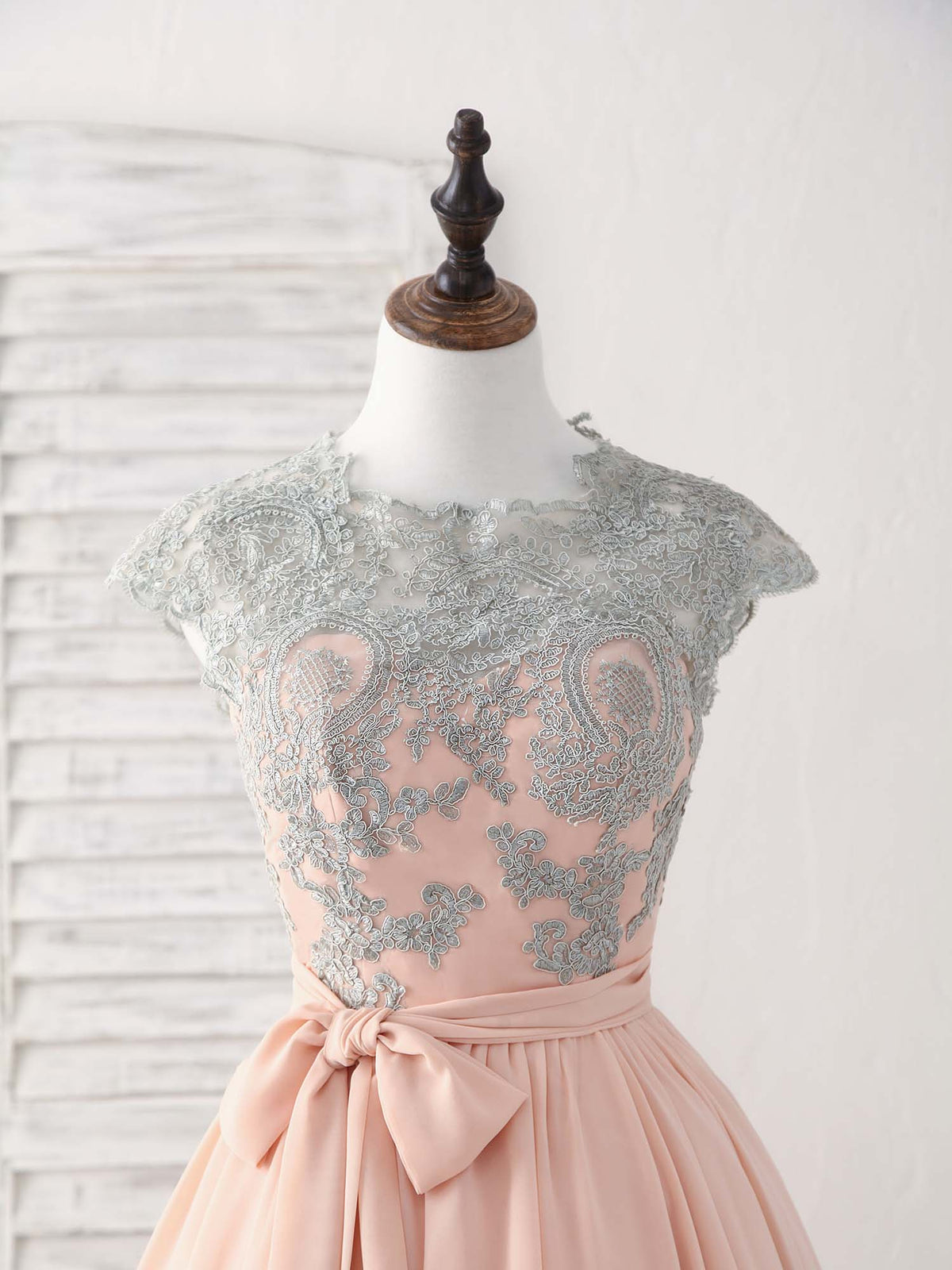 Elegant Lace Applique Short Prom Dress Pink Bridesmaid Dress