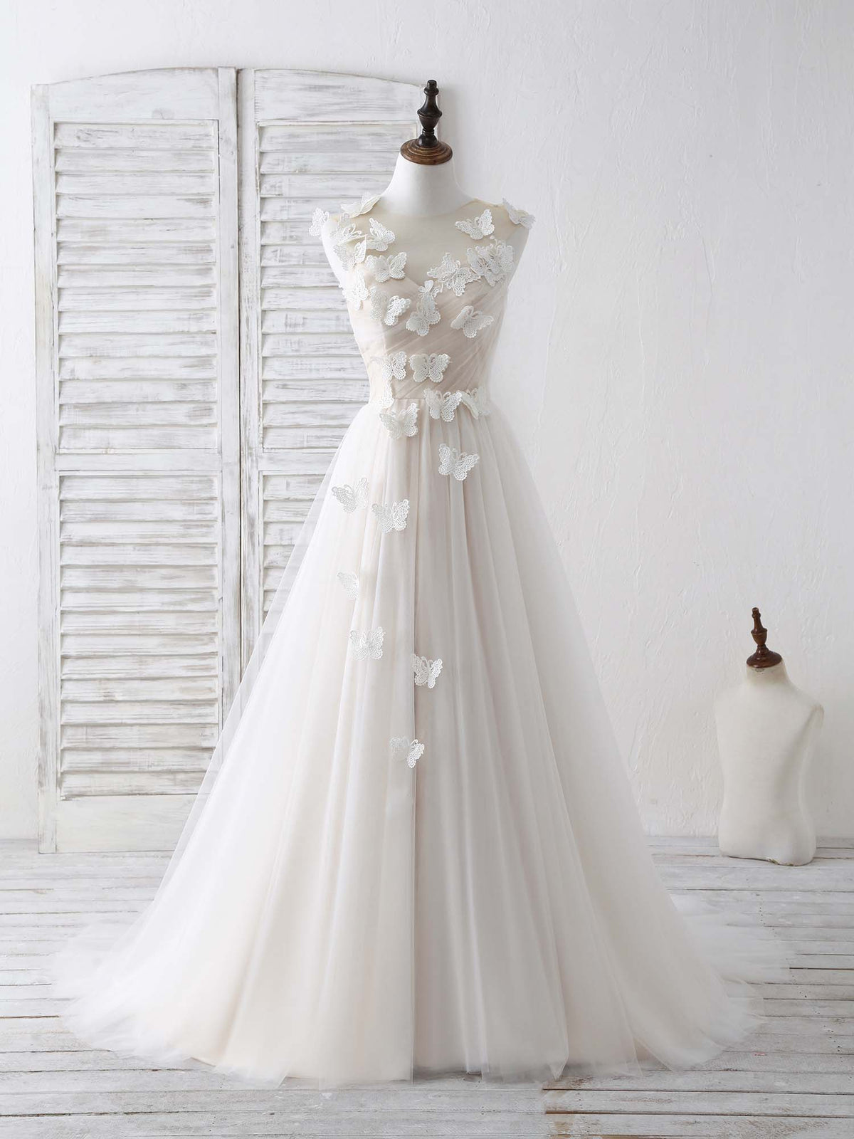 A-Line White Round Neck Tulle 3D Lace Applique Long Prom Dresses