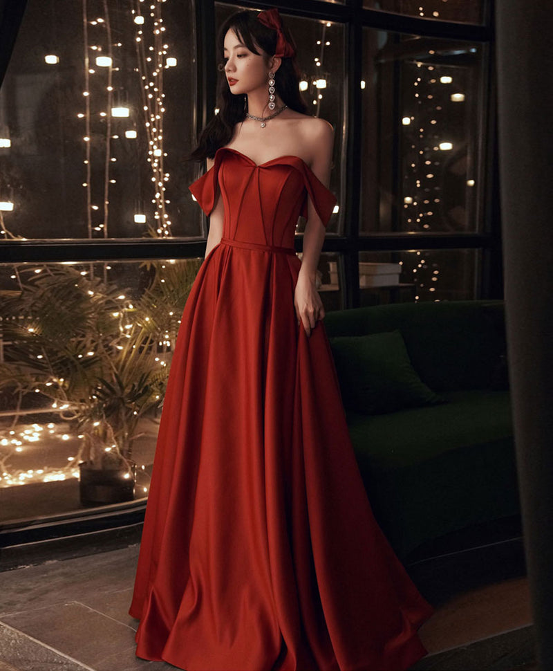 long dress under graduation gown What to Wear Under a Graduation Gown: A Guide for Women