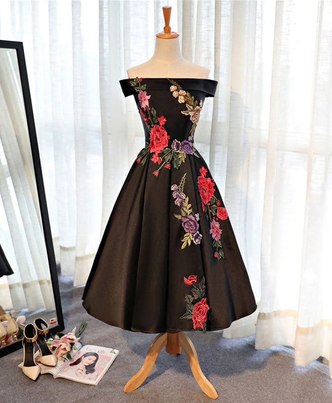 Black Satin Short Prom Dress, Black Homecoming Dresses With Lace Applique US 4 / Black Black Satin Short Prom Dress, Black Homecoming Dresses With Lace Applique US 4 / Black