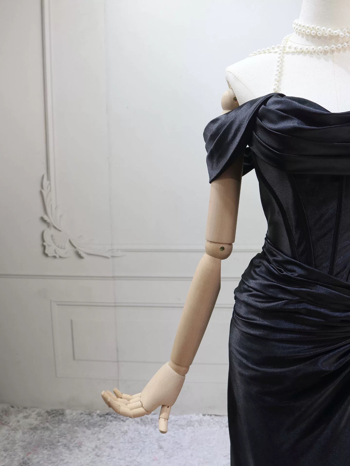 Mermaid Sweetheart Neck Satin Black Long Prom Dress