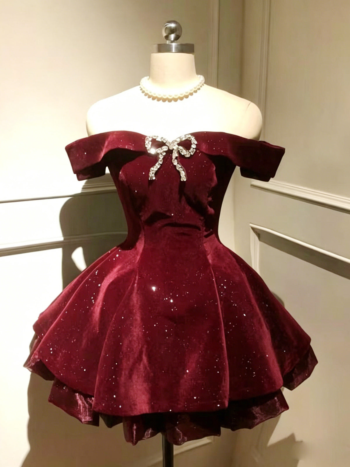 Off Shoulder Shiny Velvet Black Short Homecoming Dress with Beads