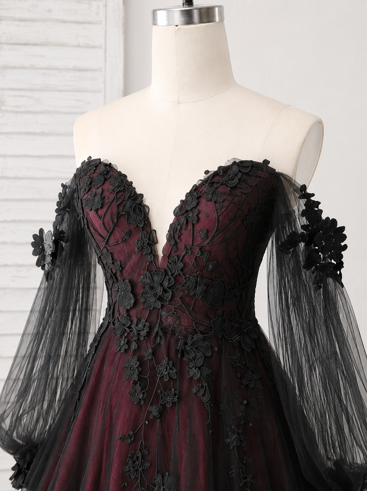 A-line Sweetheart Long Sleeves Tulle Lace Short Black/Burgundy Prom Dress