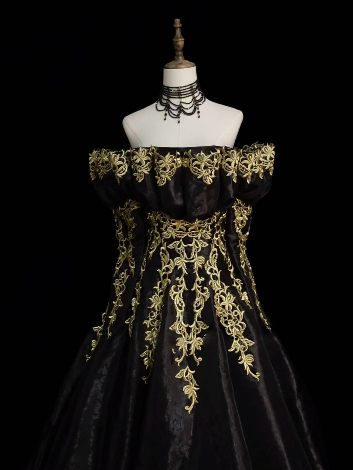 A-line Long Sleeves Organza Black Long Prom Dress with Lace Applique