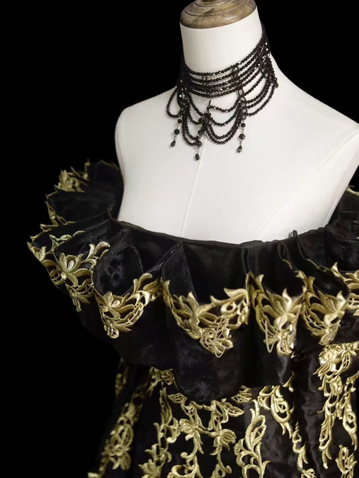 A-line Long Sleeves Organza Black Long Prom Dress with Lace Applique