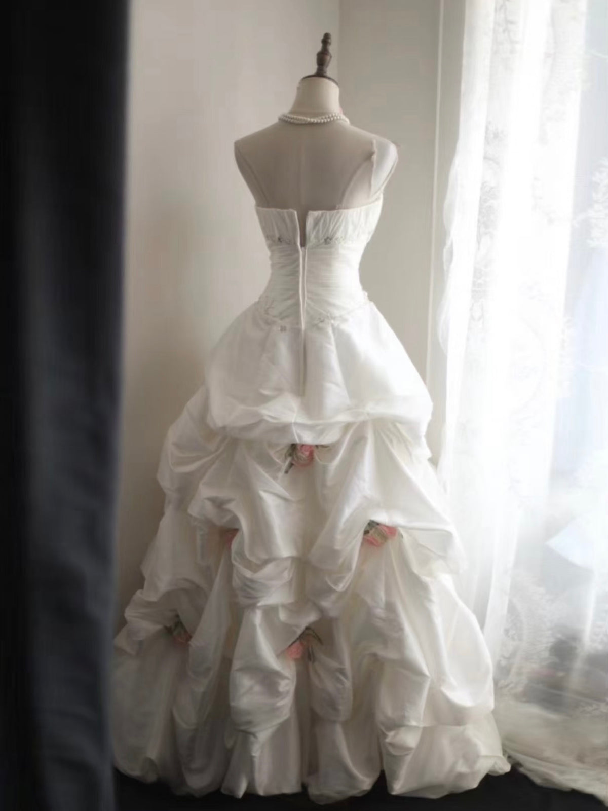 Retro A-Line/Princess Sleeveless Floor-Length Taffeta ivory Prom Dress