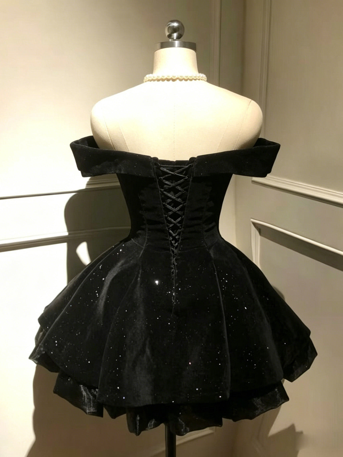 Off Shoulder Shiny Velvet Black Short Homecoming Dress with Beads
