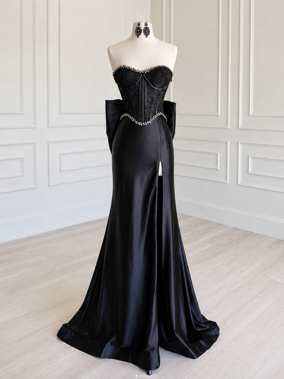 Mermaid Sweetheart Satin Sweep Train Lace Black Long Prom Dress with Beads