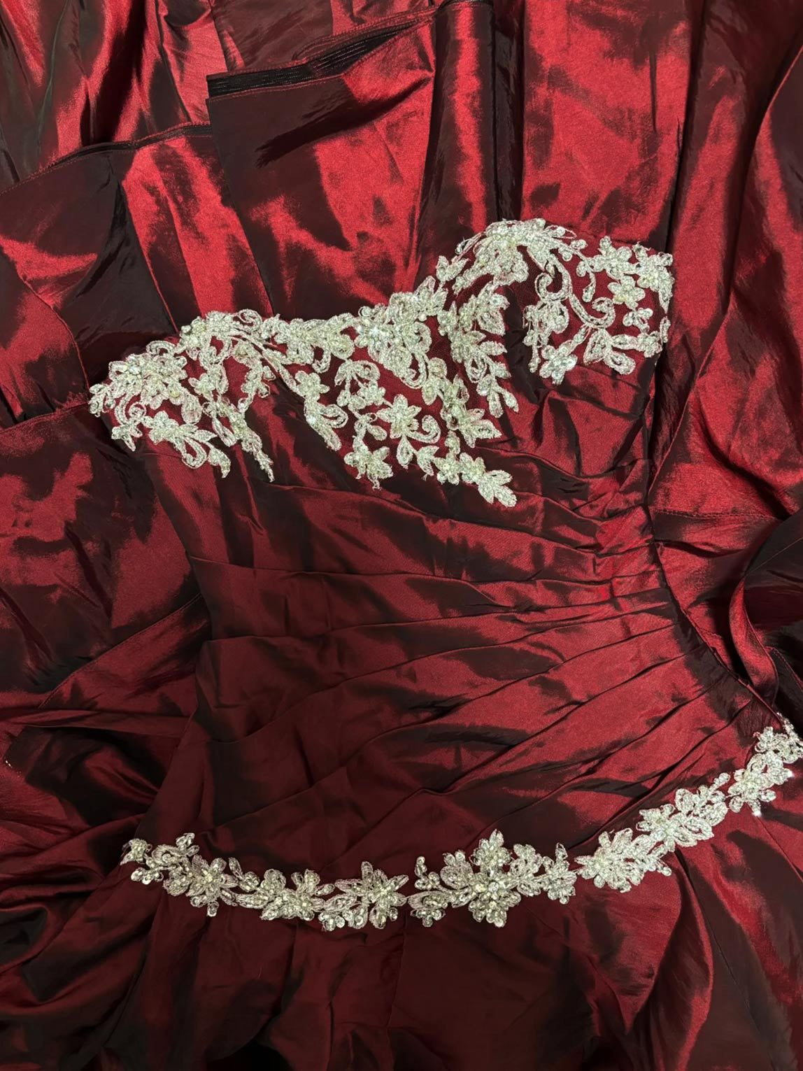 Retro Sweetheart Taffeta Ruffles Burgundy Long Prom Gown with Lace Applique