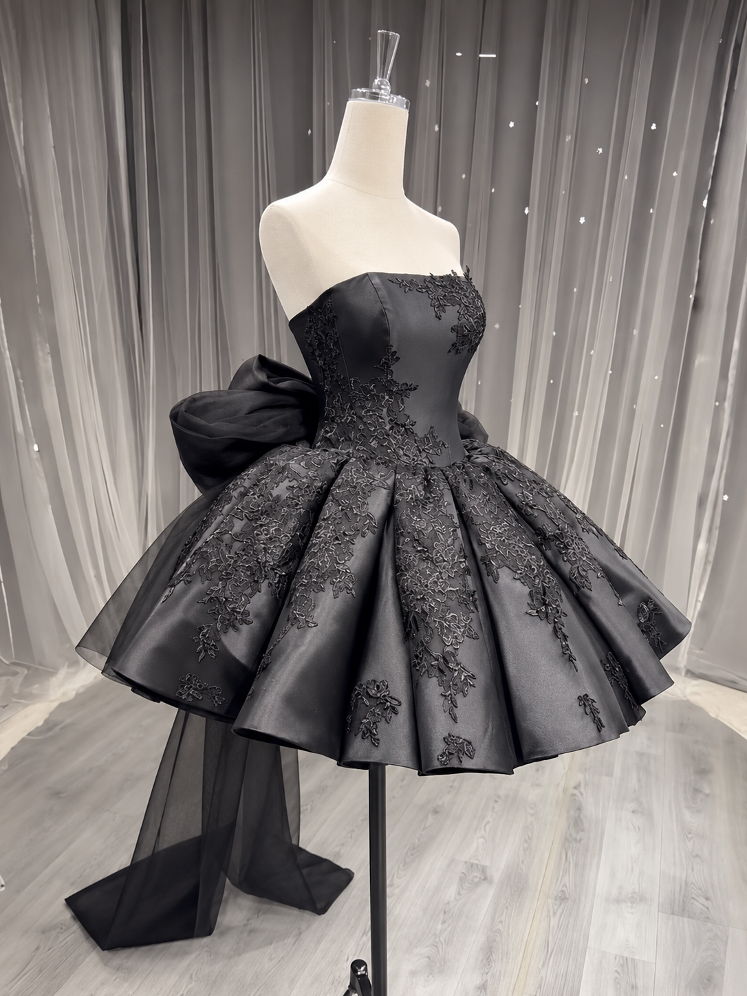 Strapless Black Satin Lace Appliques A-Line Short Prom Dress with Bows