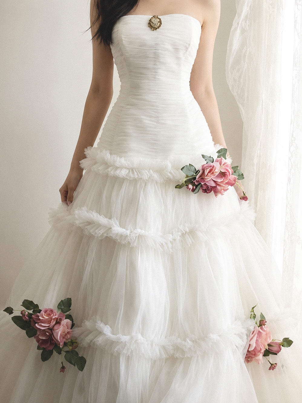 Elegant Sweep Train White Prom Dress with Layered Tulle Skirt
