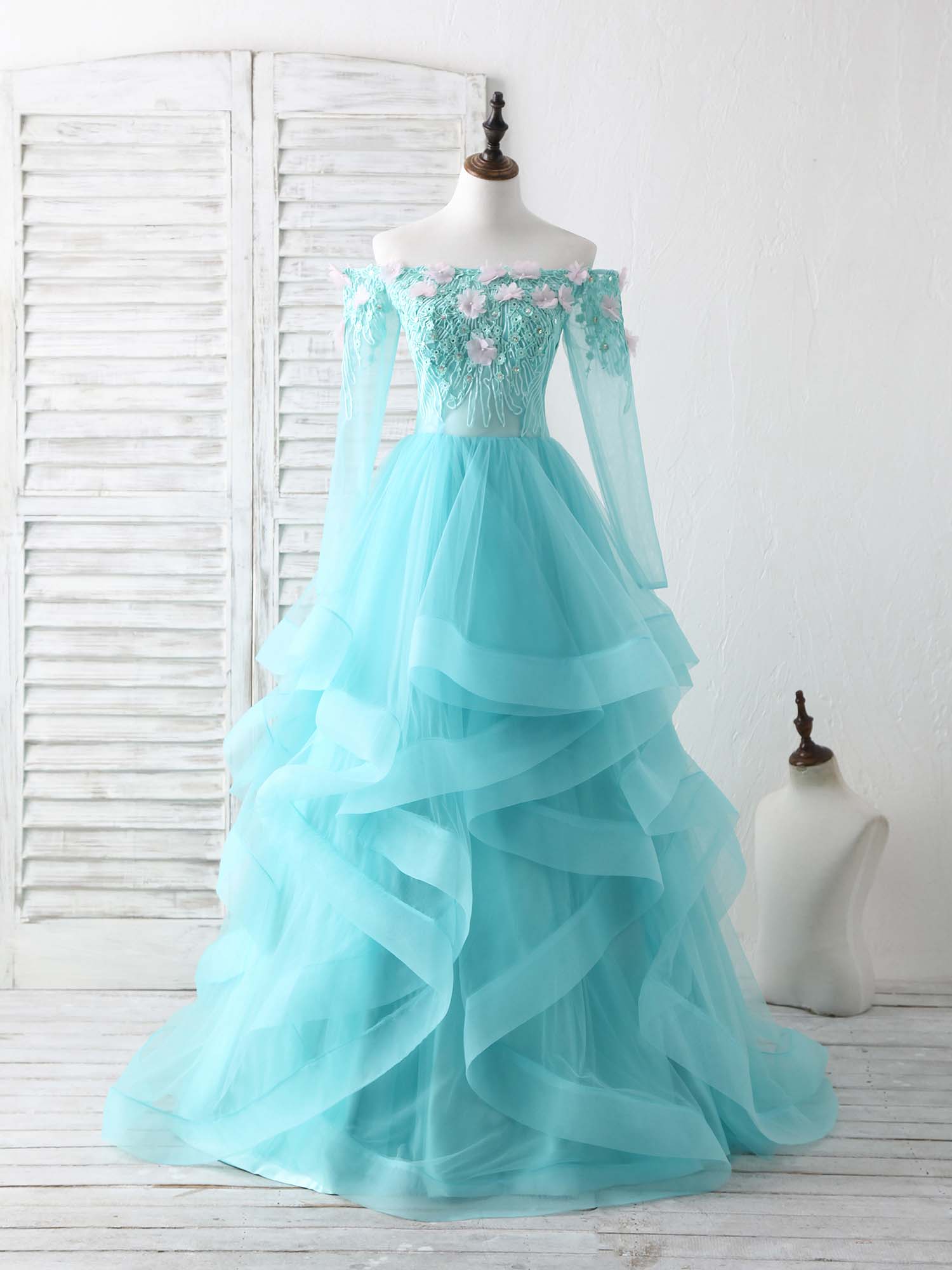 turquoise graduation dress Dresses neck adorned with an array of sparkling sequins Sparkling Rhinestone V-neck Turquoise Party