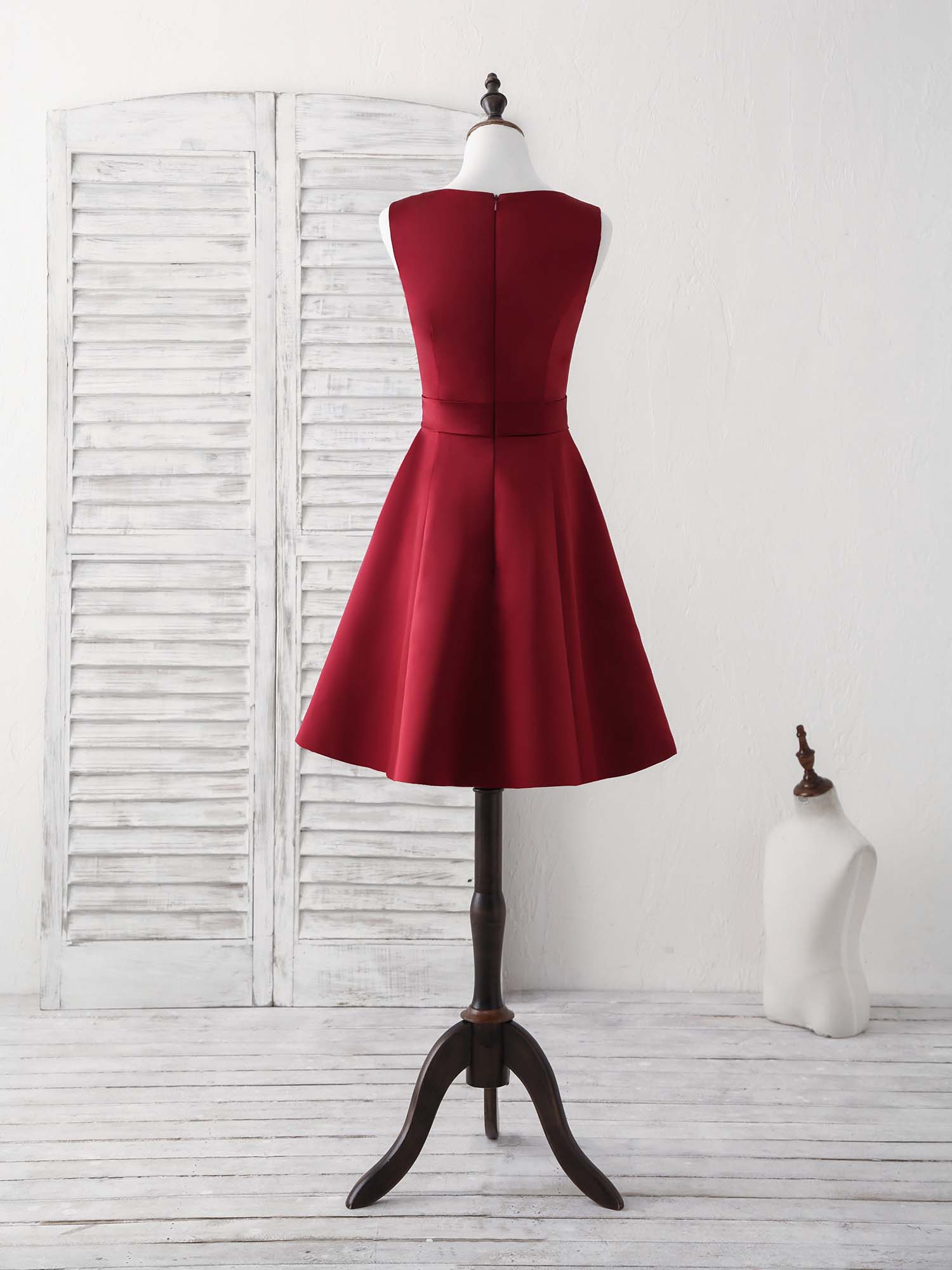 Simple V Neck Burgundy Short Prom Dress Satin Homecoming Dress US 4 / Custom Color Simple V Neck Burgundy Short Prom Dress Satin Homecoming Dress US 4 / Custom Color