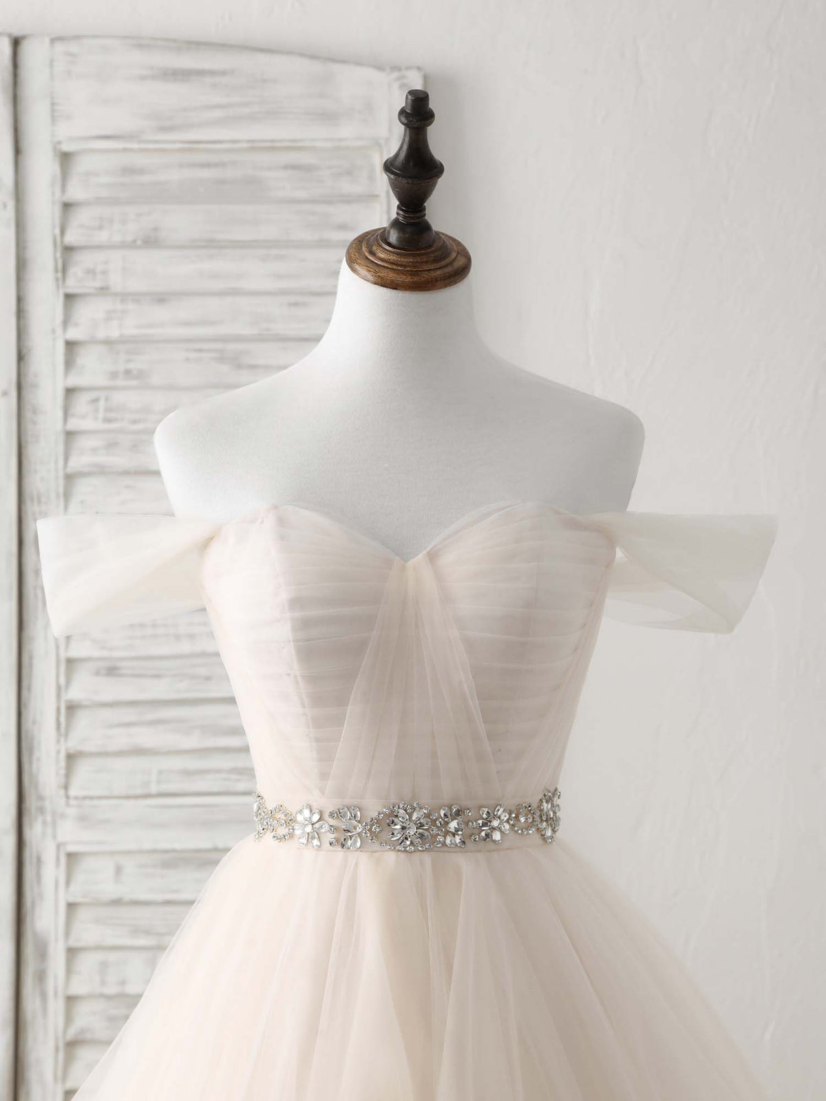 Champagne Sweetheart Off Shoulder Tulle Long Prom Dresses