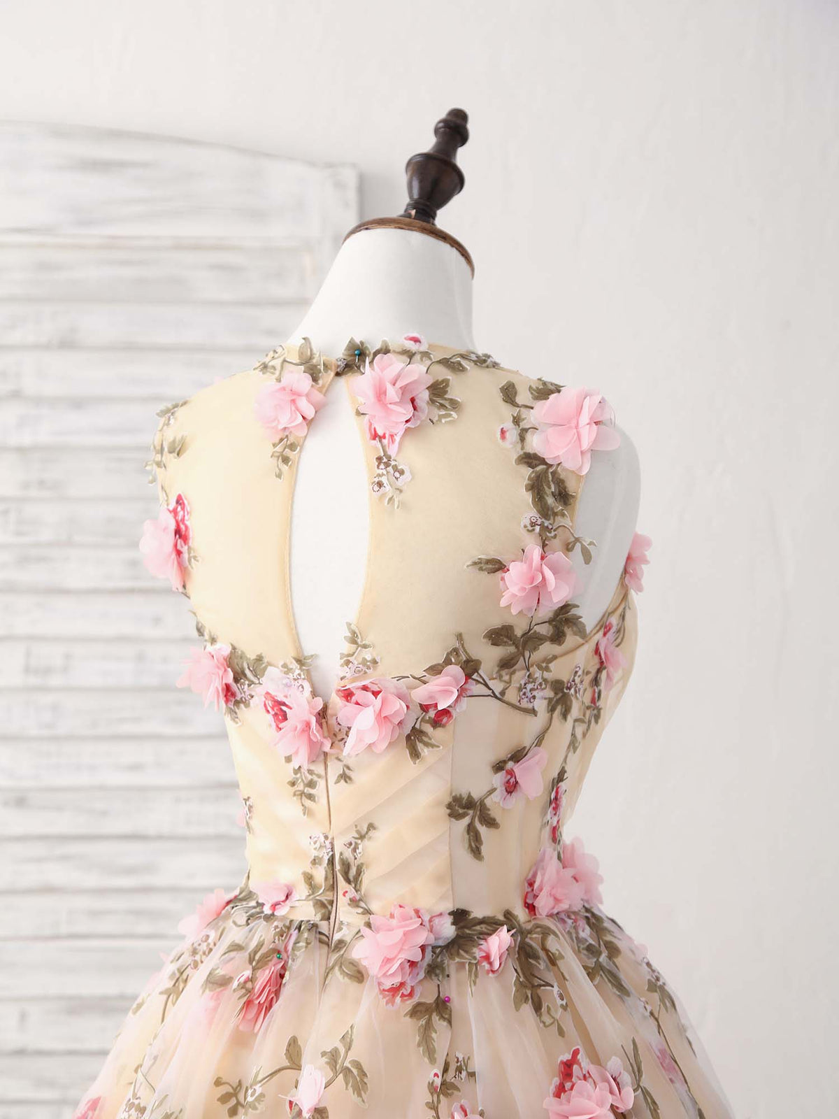 A-Line Champagne 3D Applique Short Prom Dress Cute Homecoming Dress