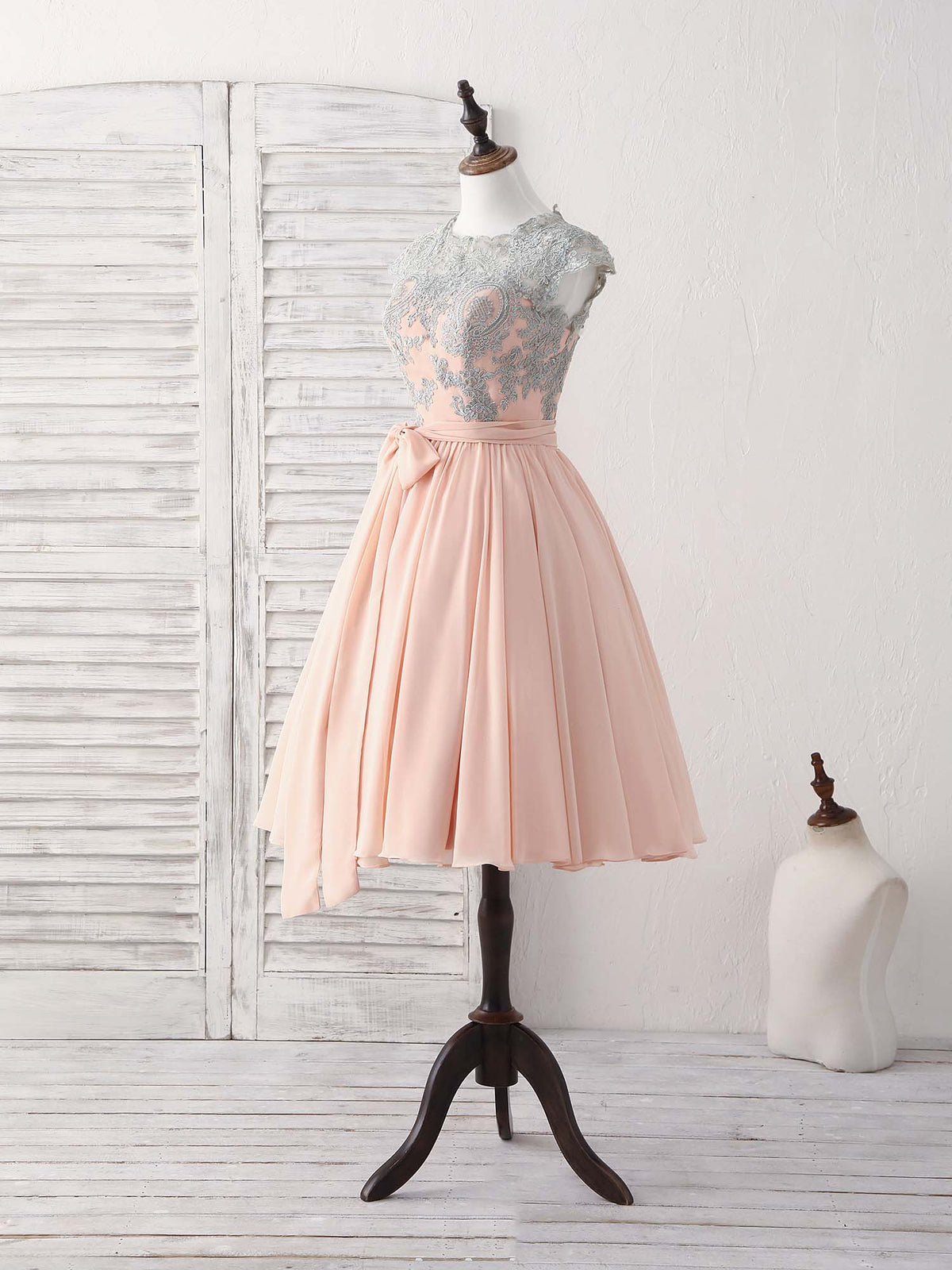 Elegant Lace Applique Short Prom Dress Pink Bridesmaid Dress