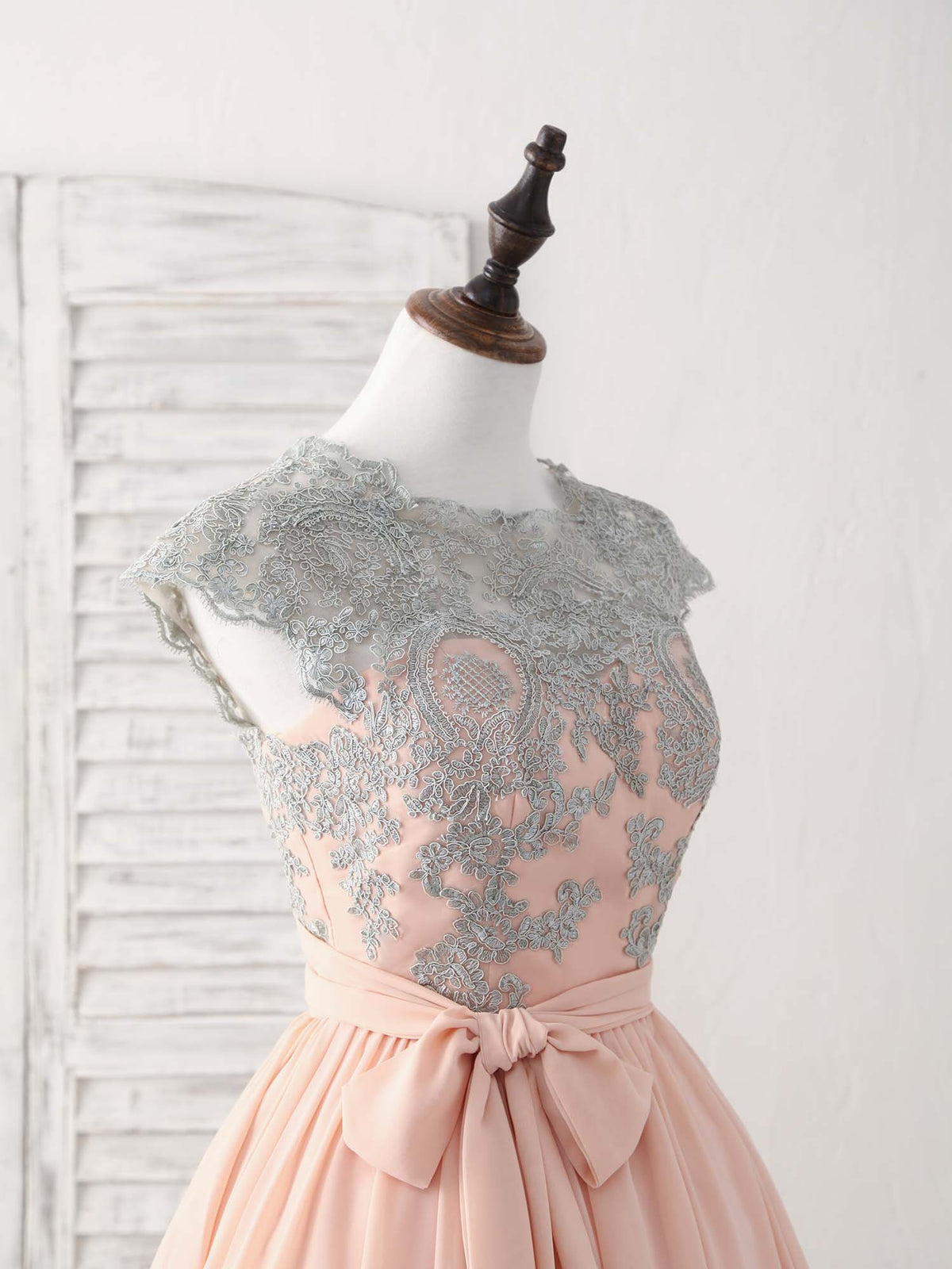 Elegant Lace Applique Short Prom Dress Pink Bridesmaid Dress