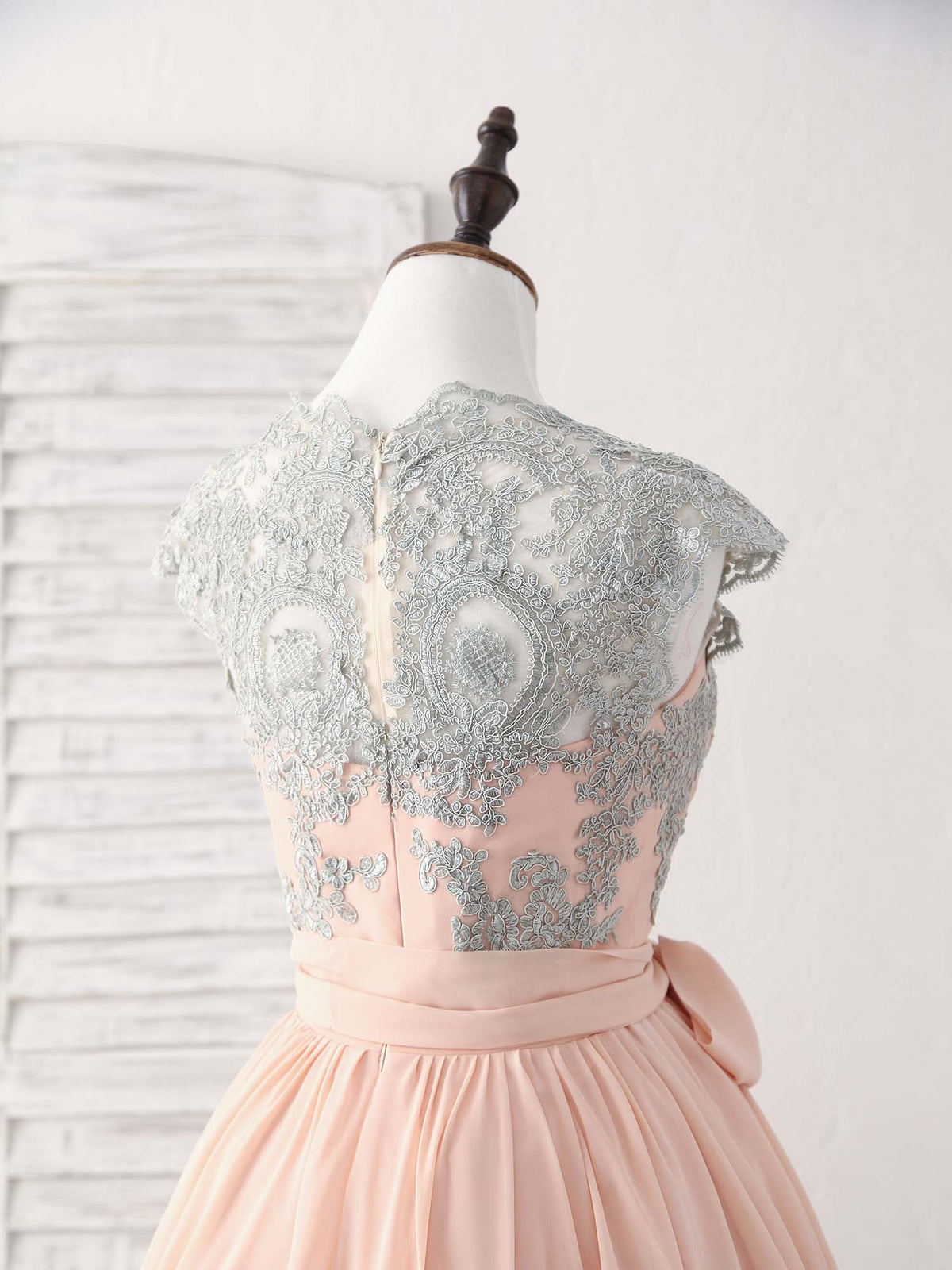 Elegant Lace Applique Short Prom Dress Pink Bridesmaid Dress