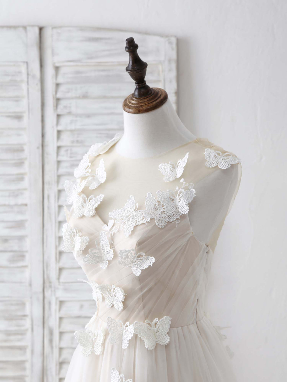 A-Line White Round Neck Tulle 3D Lace Applique Long Prom Dresses