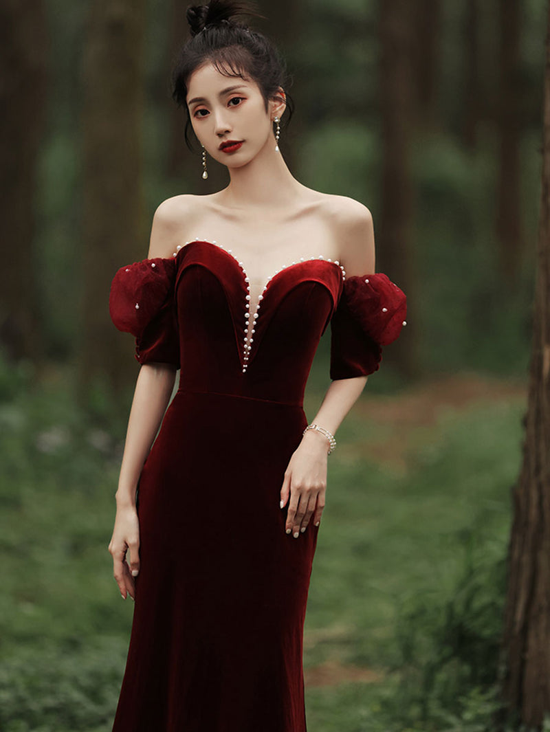 red velvet bridesmaid dresses Multi-wear Floor Length A-line Dress Elevate your bridal party style with our V Neck Sleeveless Winter Rust Velvet Bridesmaid Dresses Velvet bridesmaid dresses = winter